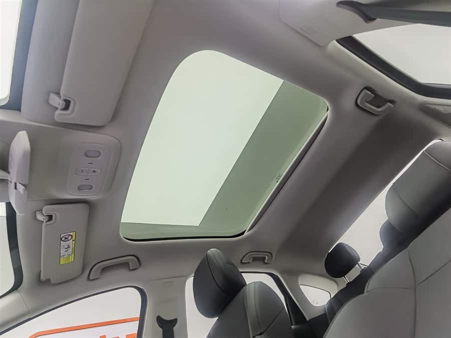 零跑汽车 零跑B01 2025 汽车图片 #15