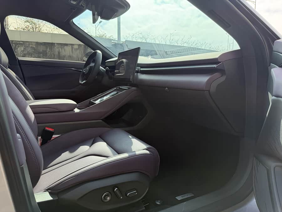 小鹏 小鹏P7 2025 汽车图片 #15