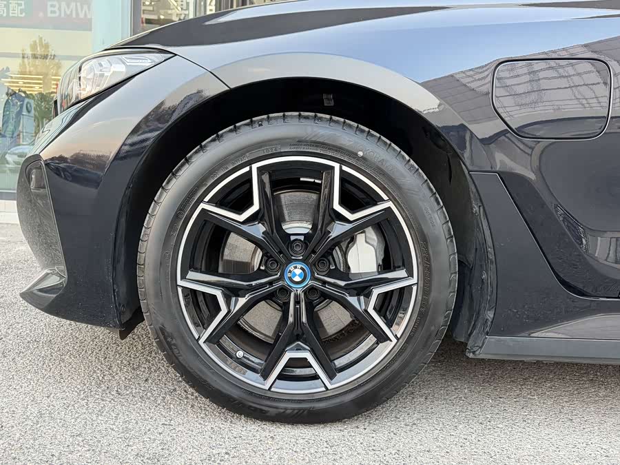 BMW i3 2025 car image #15