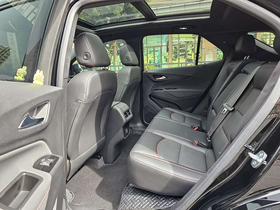 Chevrolet Equinox 2023 car image #15