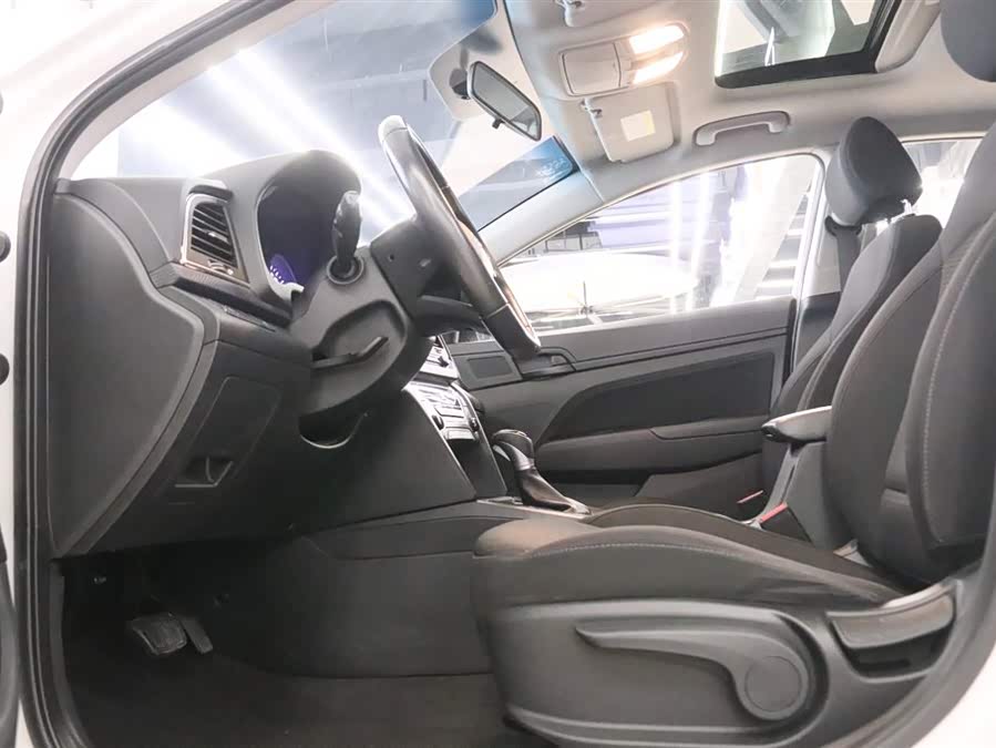 Hyundai Elantra AD 2017 car image #15