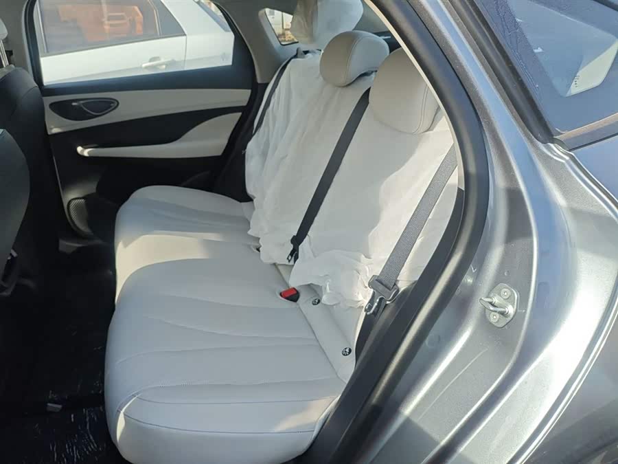 BYD Seal 05 DM-i 2025 #15 BYD Seal 05 DM-i 2025 car image #15