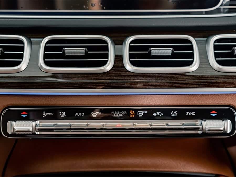 Mercedes-Benz GLE Class 2025 car image #15