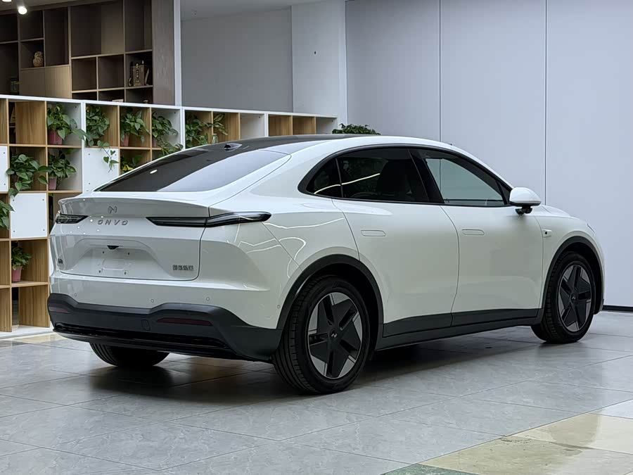 2024 car image #15