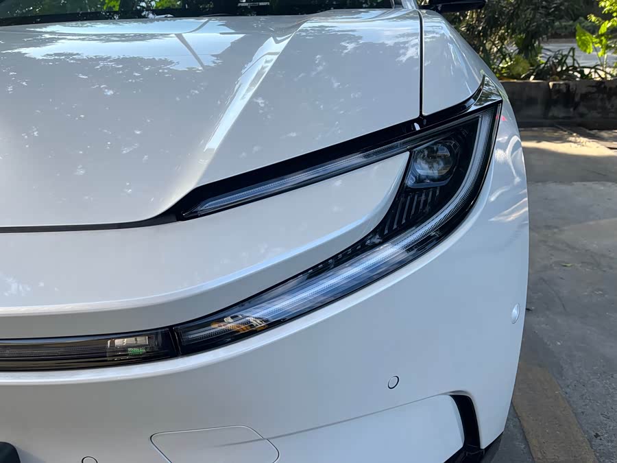 Toyota bZ5 2025 immagine di auto #15