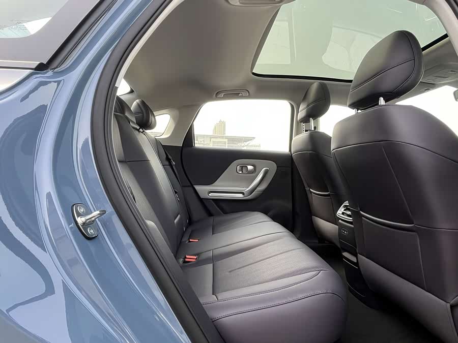 零跑汽车 零跑B01 2025 汽车图片 #15