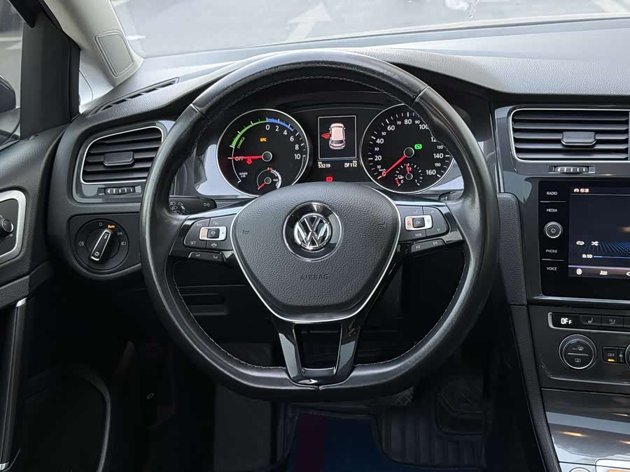 Volkswagen Golf Pure Electric 2020 #15 Volkswagen Golf Pure Electric 2020 car image #15