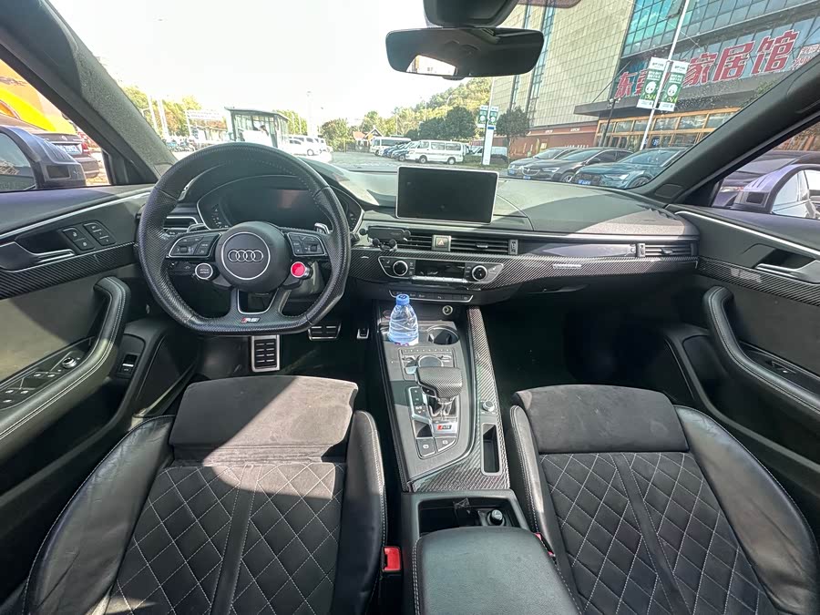 Audi RS 4 2019 car image #15