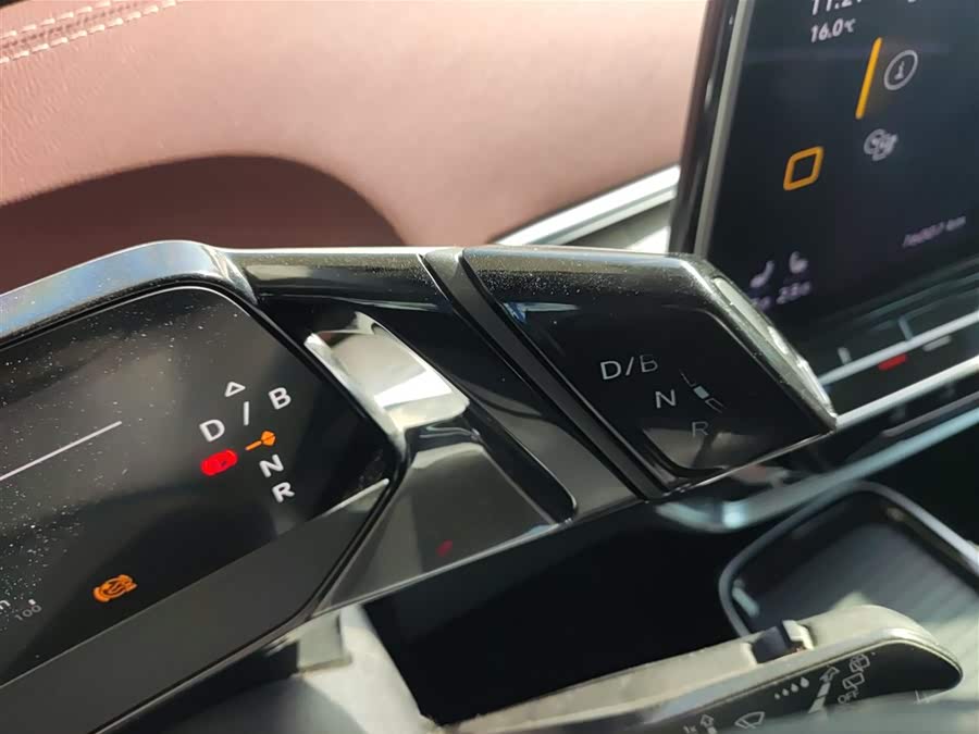 Volkswagen ID.6 X 2022 car image #15