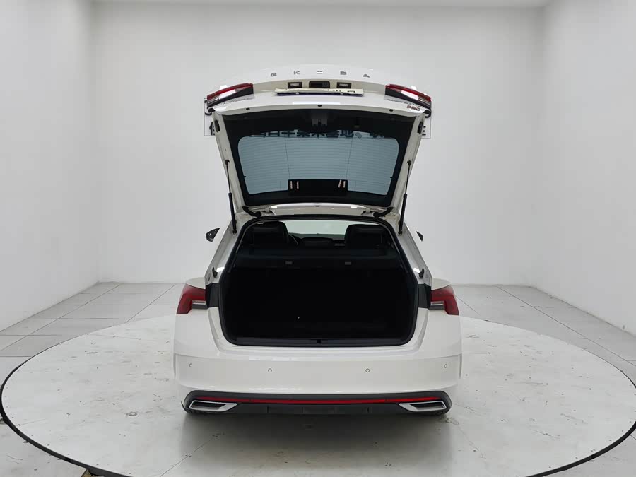 Skoda Octavia 2022 #15 Skoda Octavia 2022 car image #15