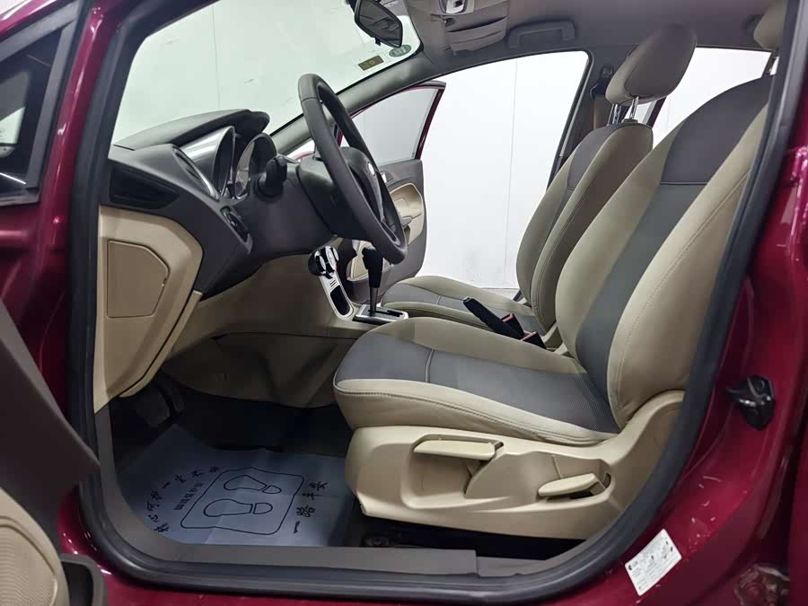 Ford Fiesta 2012 car image #15