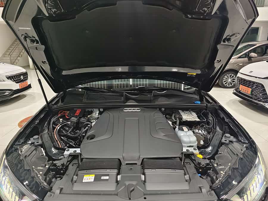 Audi Q7 2021 car image #15