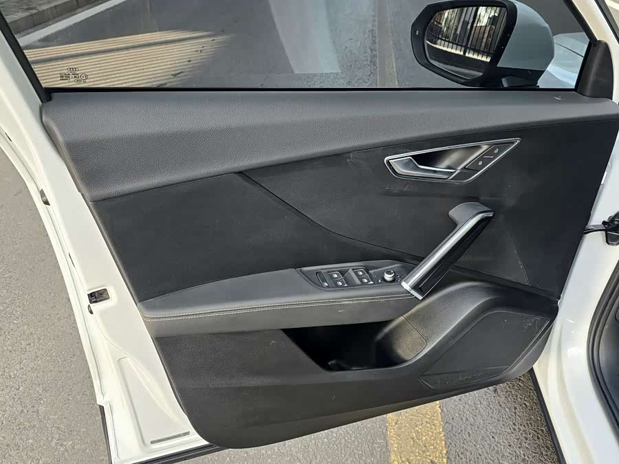 Audi Q2L 2022 car image #15