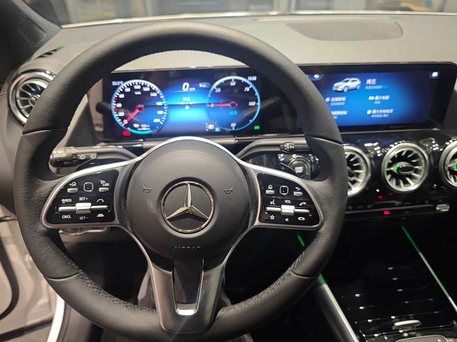 Mercedes-Benz 2024 car image #15