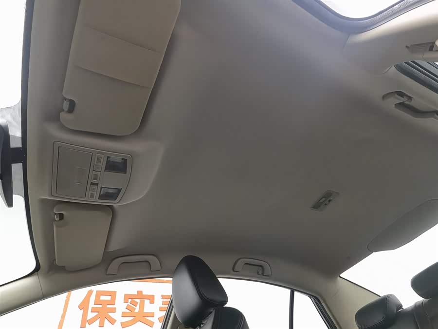 2015 car image #15
