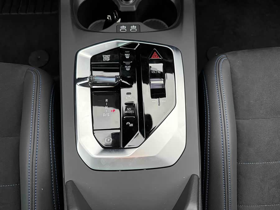 BMW M235L 2025 car image #15