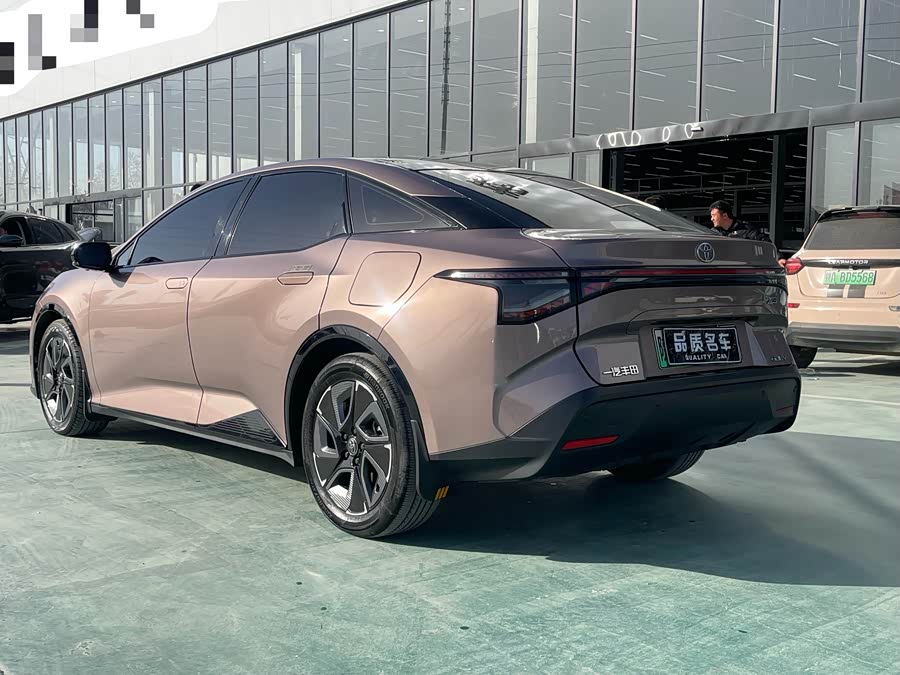 Toyota bZ3 2023 immagine di auto #15