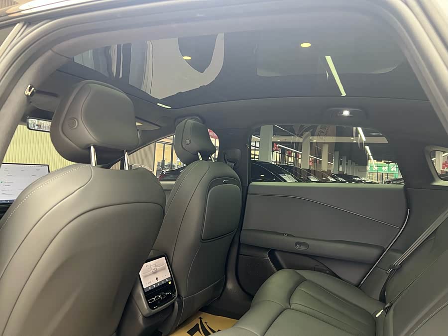 Xpeng P7+ 2025 car image #15