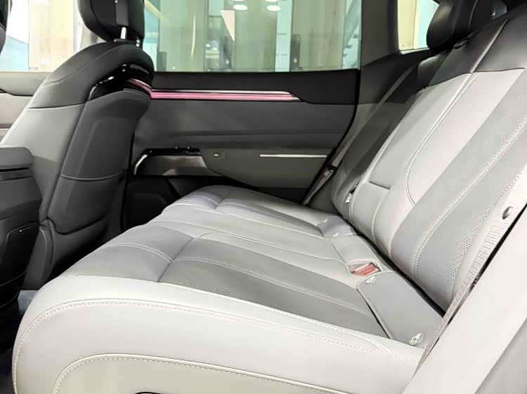 Zeekr 7X 2024 car image #15