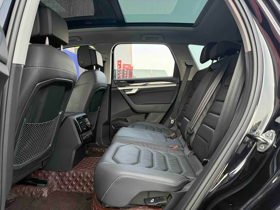 Volkswagen Touareg 2019 car image #15