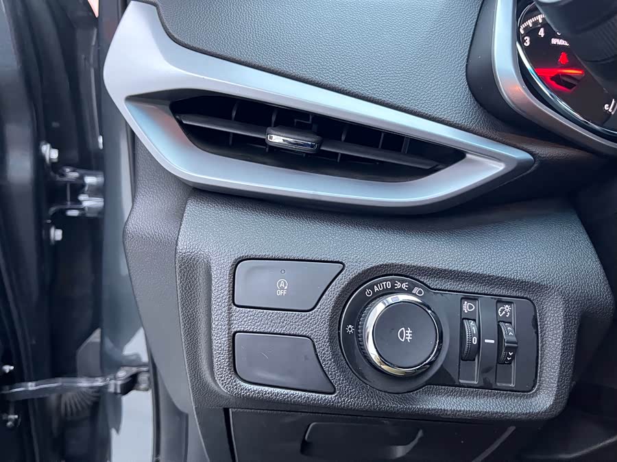 Chevrolet Orlando 2019 #15 Chevrolet Orlando 2019 car image #15