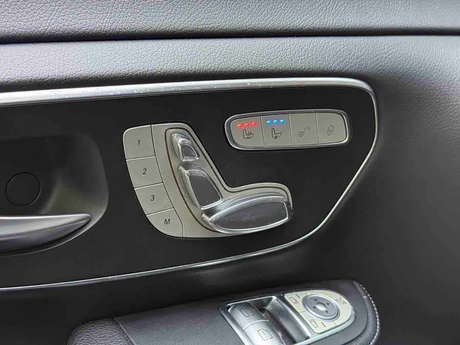 Mercedes-Benz V Class 2020 car image #15