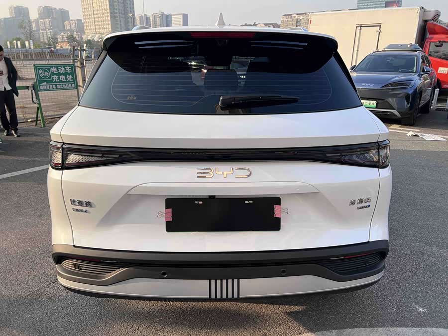 BYD Sea Lion 05 DM-i 2025 #15 BYD Sea Lion 05 DM-i 2025 car image #15