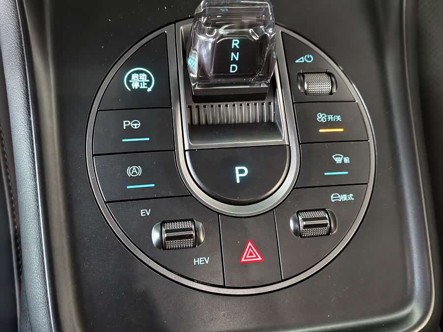 BYD Sea Lion 05 DM-i 2025 #15 BYD Sea Lion 05 DM-i 2025 car image #15