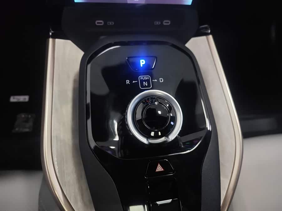 Toyota bZ3 2023 immagine di auto #15