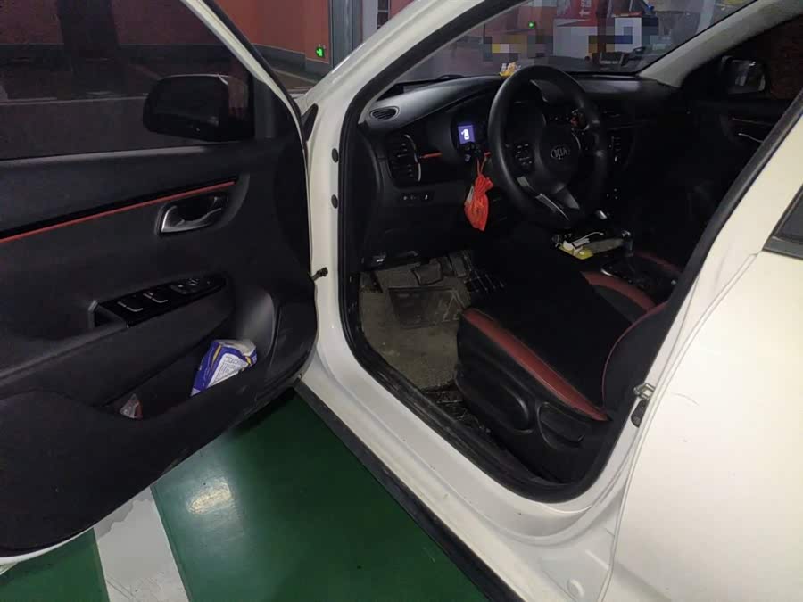 Kia Rio Cross 2018 car image #15