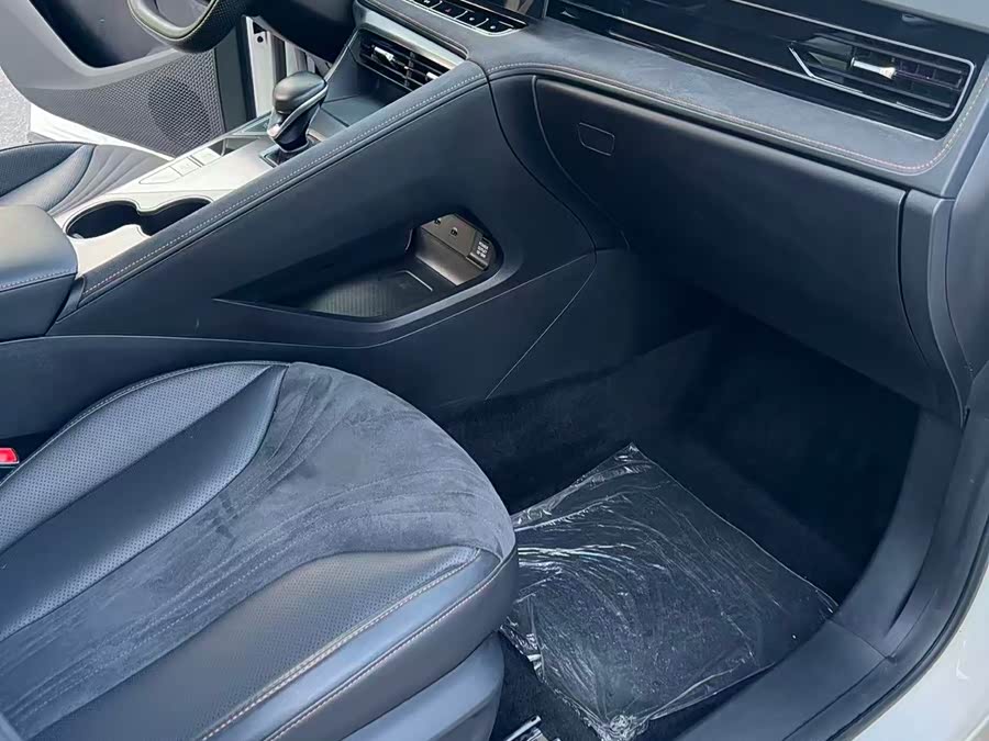 Roewe D5X DMH 2024 car image #15