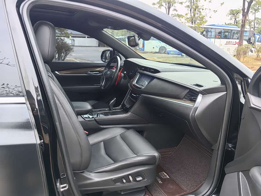 2018 car image #15
