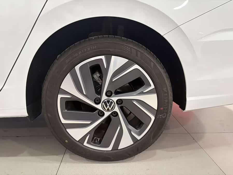 Volkswagen Bora 2024 car image #15
