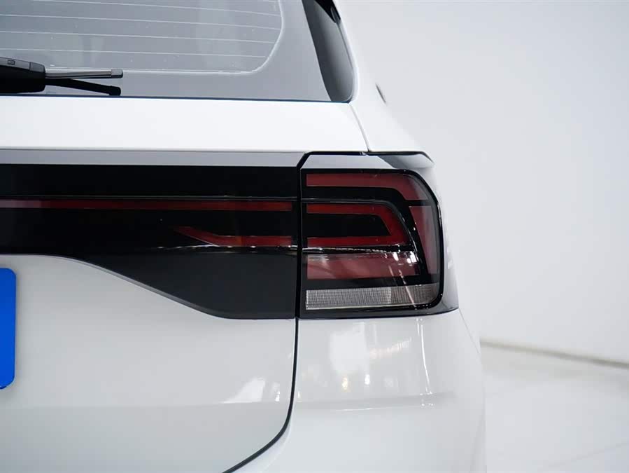 Volkswagen T-Cross 2023 car image #15