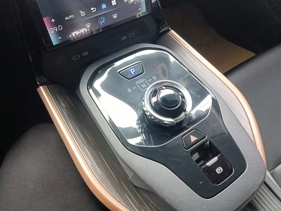 Toyota bZ3 2024 immagine di auto #15