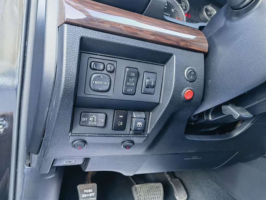 Toyota Tundra 2015 immagine di auto #15