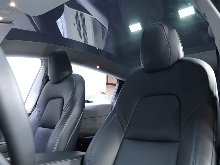 Tesla Model Y 2022 car image #15