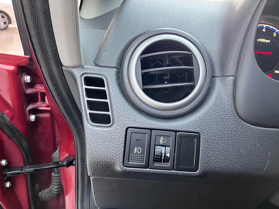 Suzuki SX4 2014 car image #15