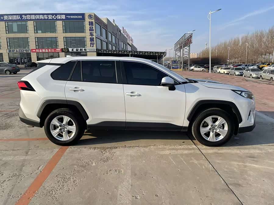 Toyota RAV4 2024 #15 Toyota RAV4 2024 car image #15