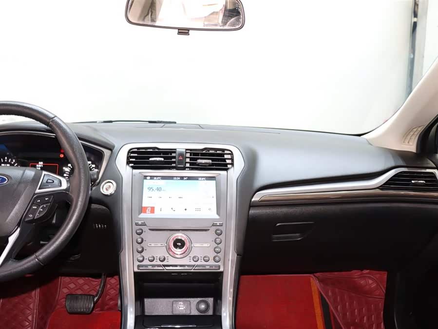 Ford Mondeo 2019 car image #15