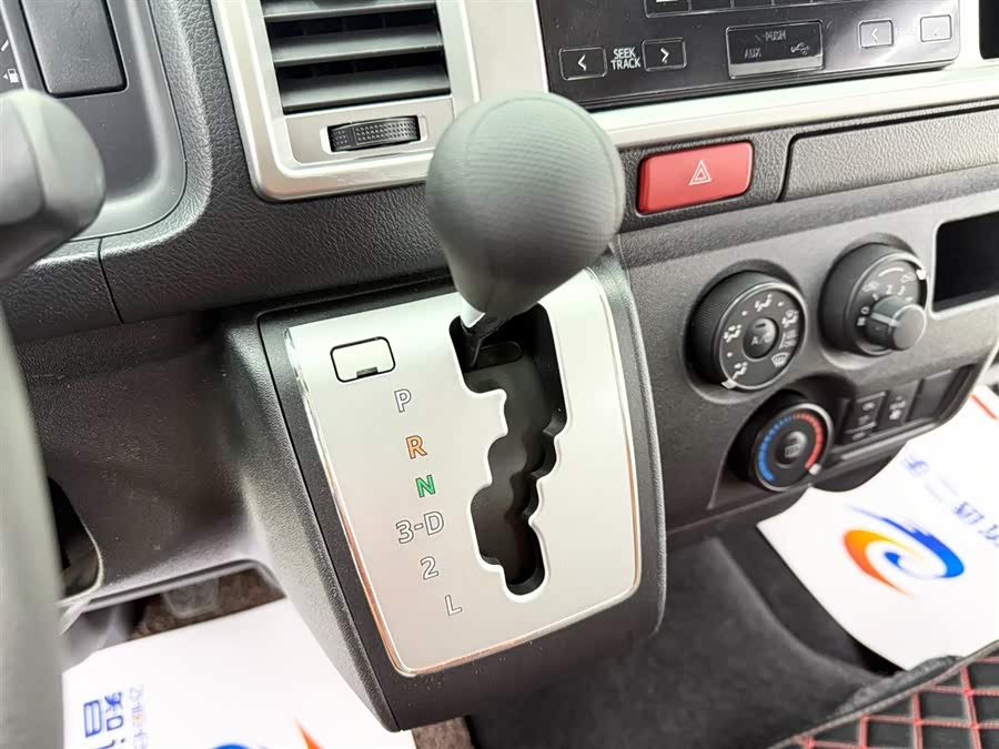 Toyota Hiace 2017 immagine di auto #15