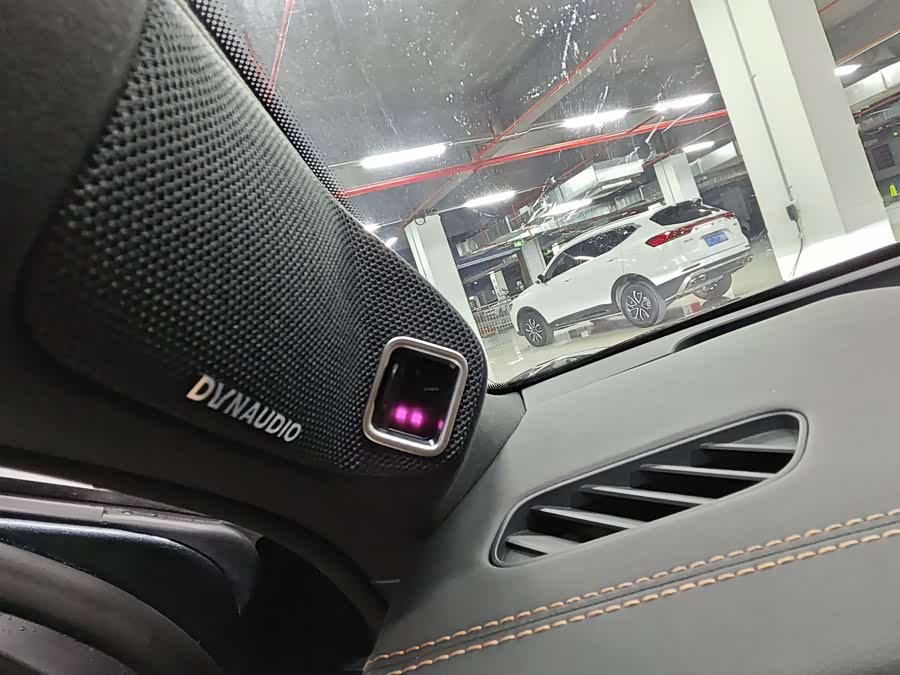 BYD HanL 2025 #15 BYD HanL 2025 car image #15