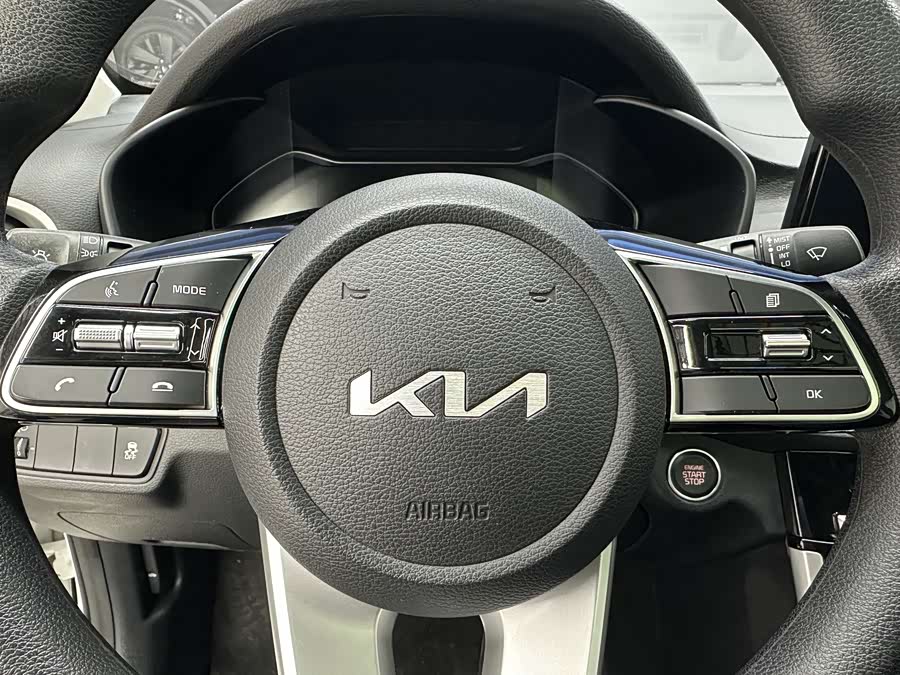 Kia K3 2023 car image #15