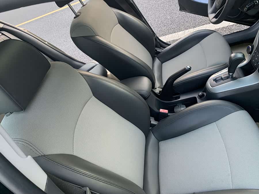 Chevrolet Cruze 2013 immagine di auto #15