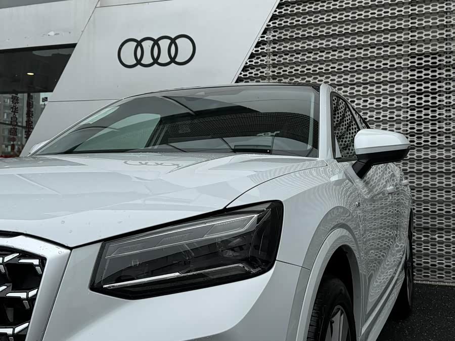 Audi Q2L 2025 car image #15
