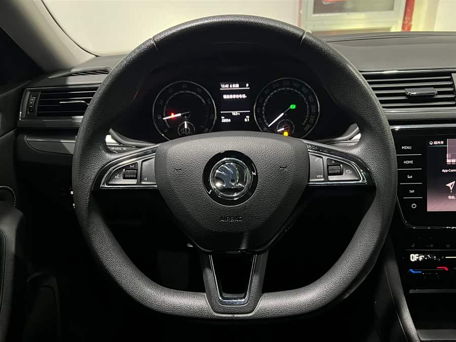 Skoda Superb 2021 #15 Skoda Superb 2021 car image #15