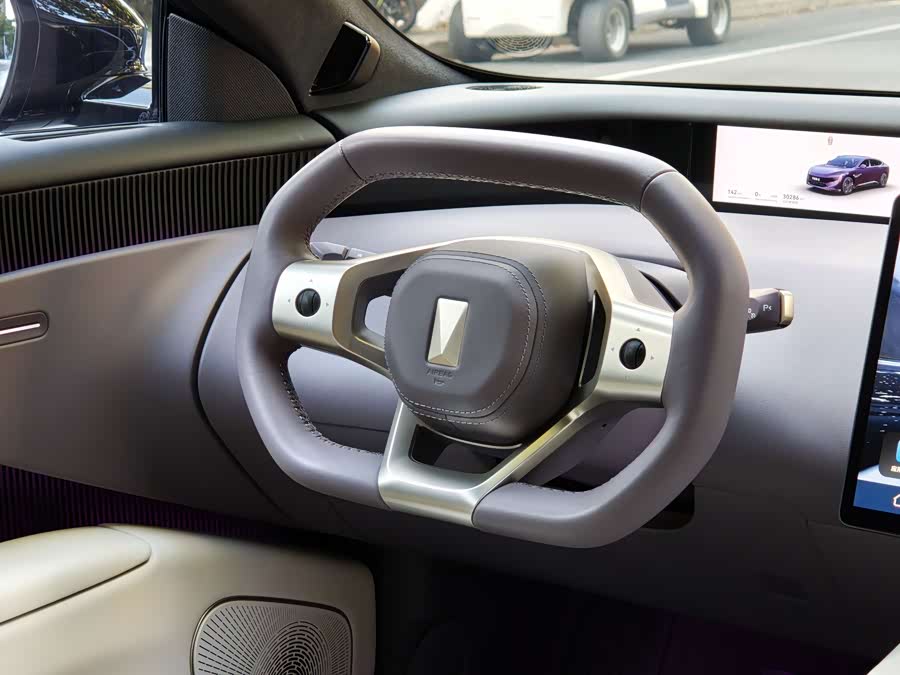 Avatr 12 2023 car image #15