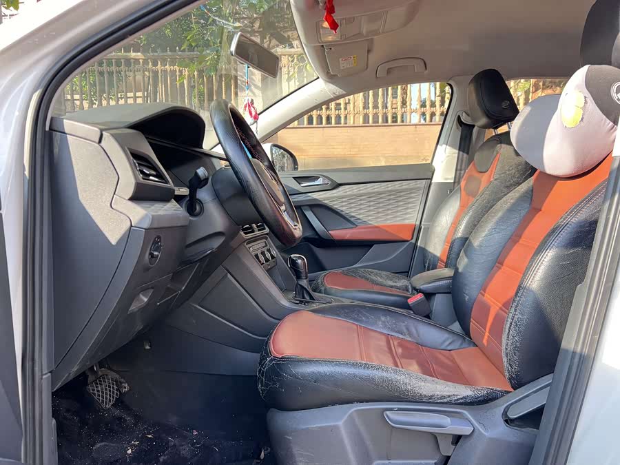 Volkswagen Tharu 2018 immagine di auto #15