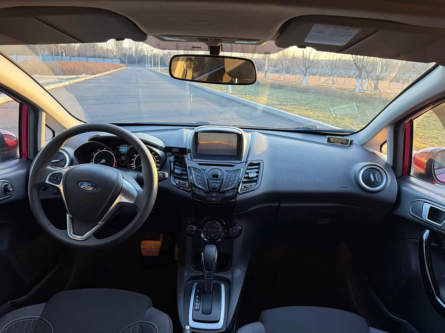 Ford Fiesta 2014 immagine di auto #15