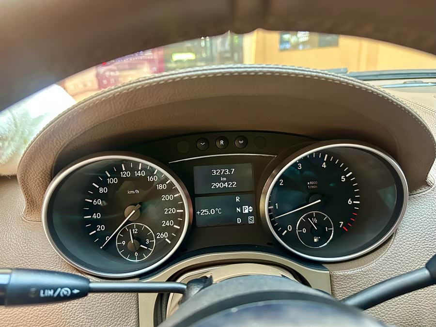 Mercedes-Benz GL Class 2009 car image #15